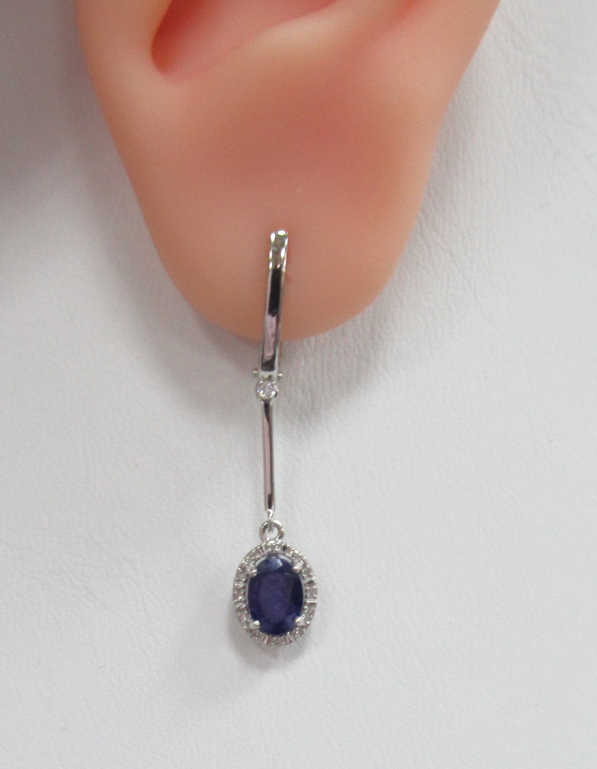 Серьги из белого золота с сапфирами